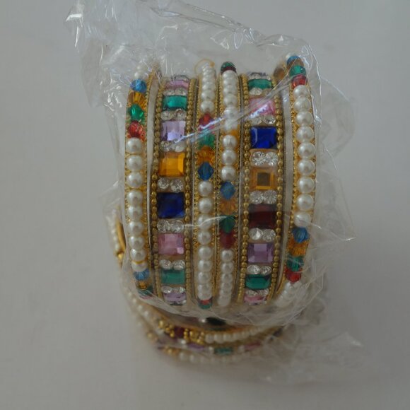 Beautiful Colorful Bangle set of 4 Bangles and 2 Broader Bangles Diameter 2.25" - Picture 10 of 11